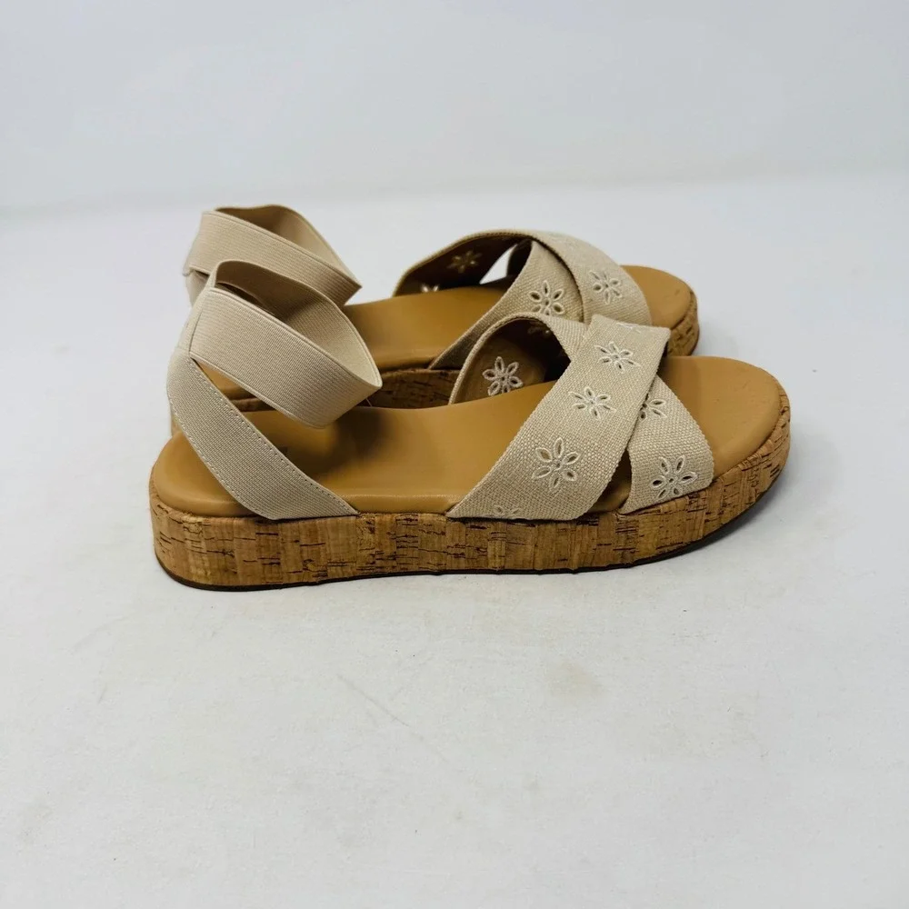 Dolce Vita Sevilla Tan Cork Platform Sandals Embroidered Eyelet Demure Size 5